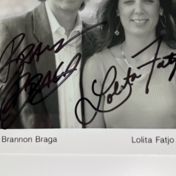 STAR TREK Rare Signed 8x10 Photo / BRANNON BRAGA, Lolita Fatjo, RONALD D. MOORE - Picture 2 of 6